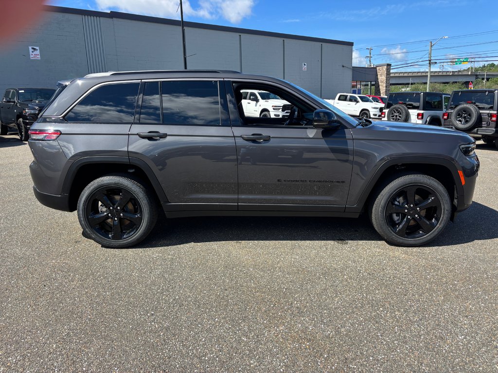 2026 Jeep Grand Cherokee ALTITUDE in Saint John, New Brunswick - 2 - w1024h768px