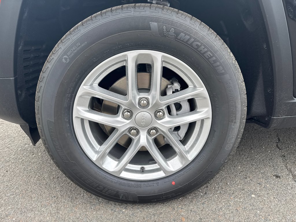 Jeep Grand Cherokee LAREDO X 2026 à Sussex, Nouveau-Brunswick - 9 - w1024h768px