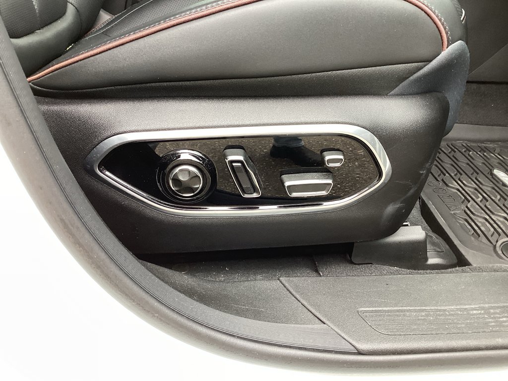 2025 Jeep WAGONEER S PREMIUM in Saint John, New Brunswick - 12 - w1024h768px