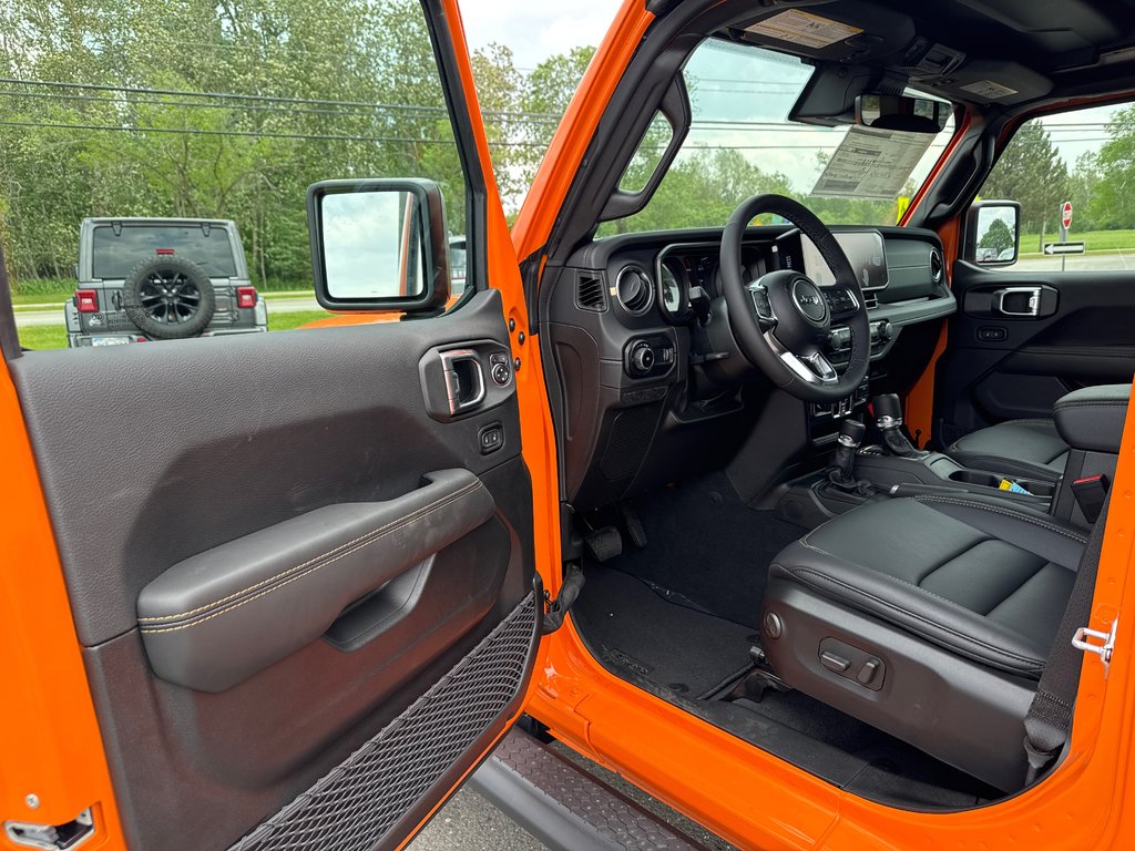 2025 Jeep WRANGLER 4-Door SAHARA in Sussex, New Brunswick - 14 - w1024h768px