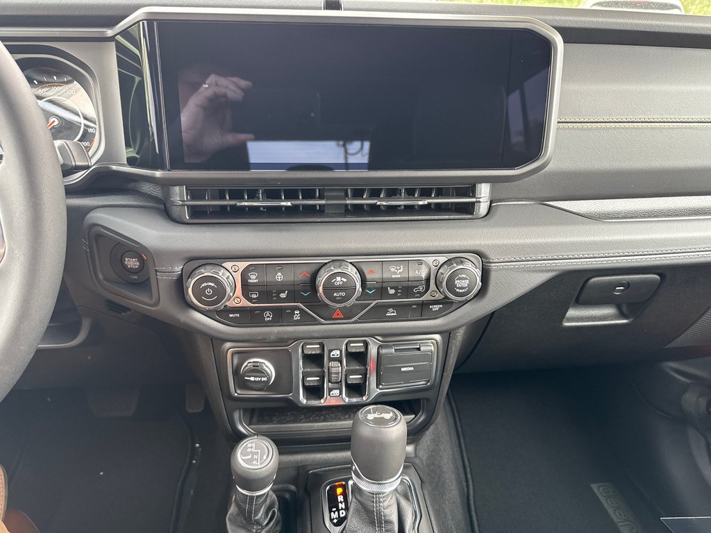 2025 Jeep WRANGLER 4-Door SAHARA in Sussex, New Brunswick - 23 - w1024h768px