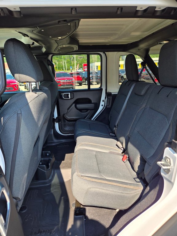 Jeep Wrangler 4-Door WILLYS 2026 à Saint John, Nouveau-Brunswick - 8 - w1024h768px