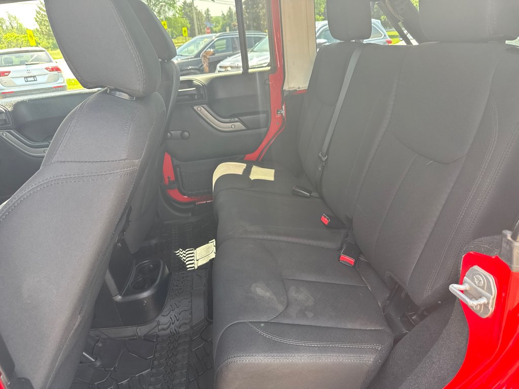 2015 Jeep Wrangler Unlimited Sport in Sussex, New Brunswick - 29 - w1024h768px