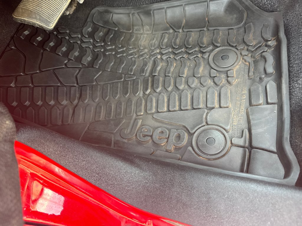 2015 Jeep Wrangler Unlimited Sport in Sussex, New Brunswick - 15 - w1024h768px