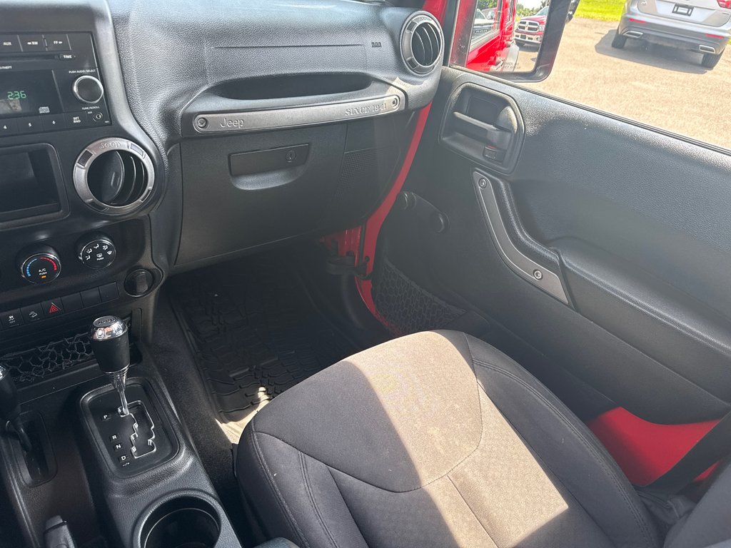 2015 Jeep Wrangler Unlimited Sport in Sussex, New Brunswick - 24 - w1024h768px