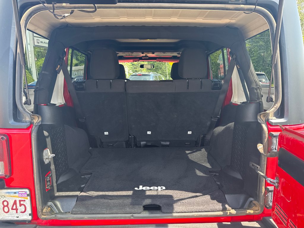 2015 Jeep Wrangler Unlimited Sport in Sussex, New Brunswick - 31 - w1024h768px