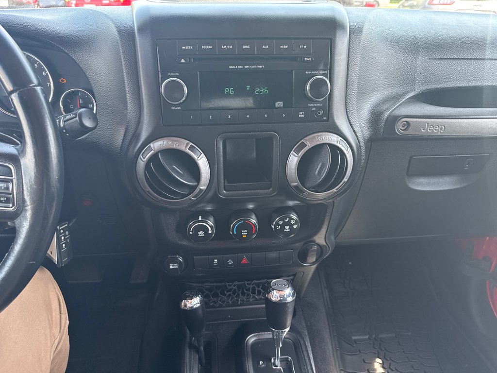 2015 Jeep Wrangler Unlimited Sport in Sussex, New Brunswick - 22 - w1024h768px