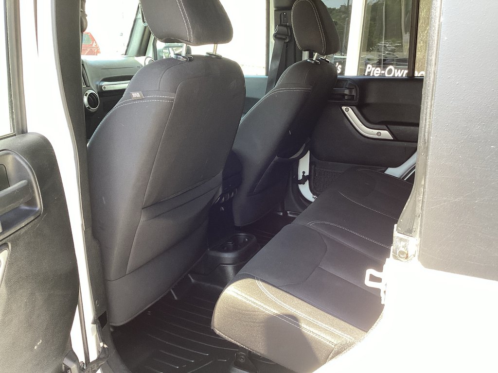 2017 Jeep WRANGLER UNLIMITED SAHARA in Saint John, New Brunswick - 10 - w1024h768px