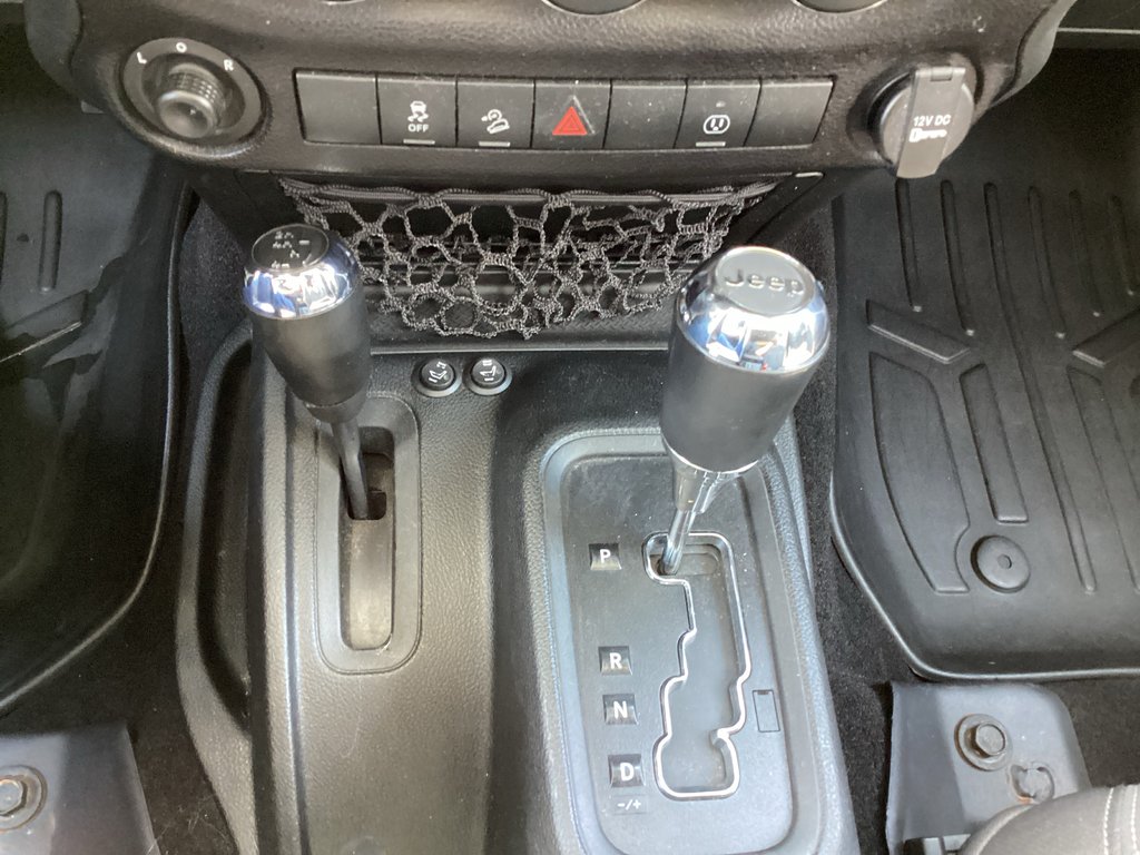 2017 Jeep WRANGLER UNLIMITED SAHARA in Saint John, New Brunswick - 15 - w1024h768px