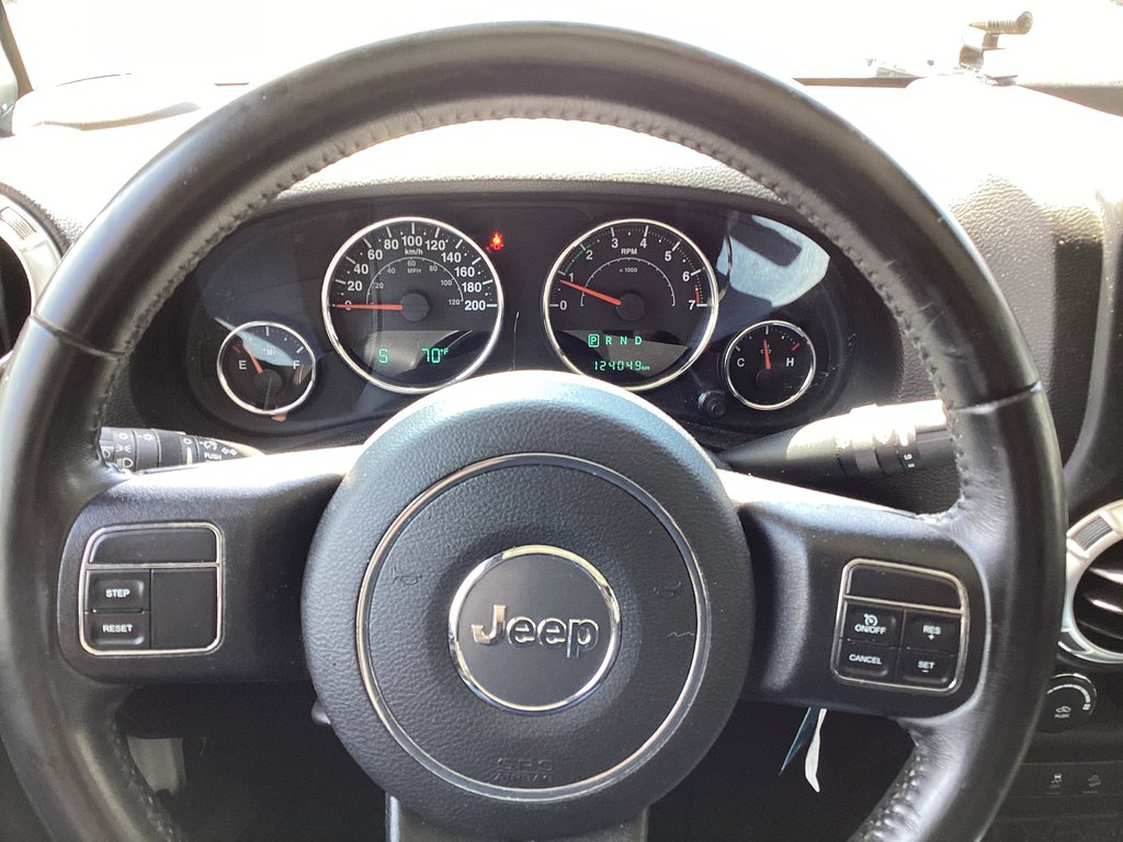 2017 Jeep WRANGLER UNLIMITED SAHARA in Saint John, New Brunswick - 13 - w1024h768px