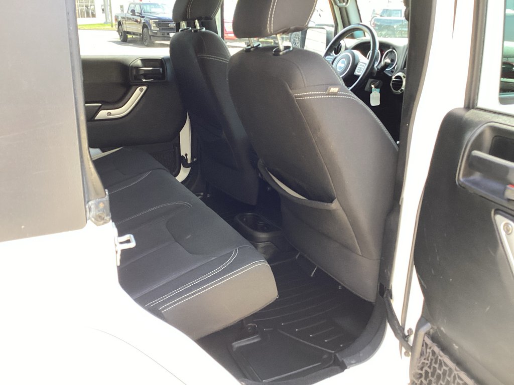 2017 Jeep WRANGLER UNLIMITED SAHARA in Saint John, New Brunswick - 17 - w1024h768px