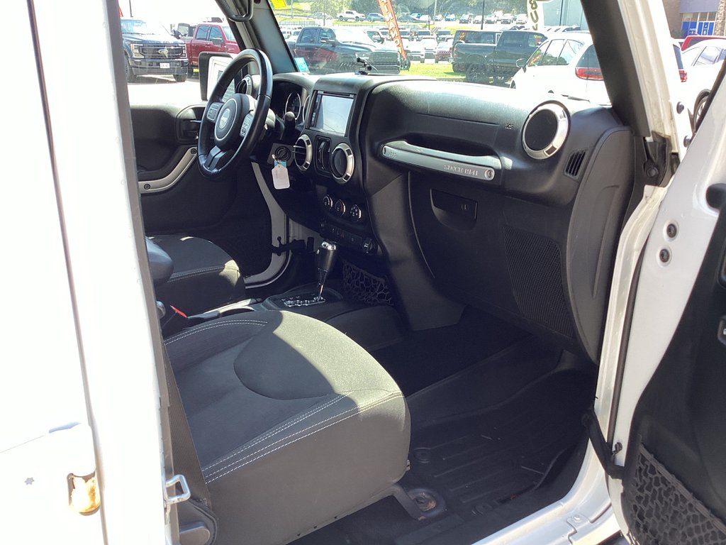 2017 Jeep WRANGLER UNLIMITED SAHARA in Saint John, New Brunswick - 11 - w1024h768px