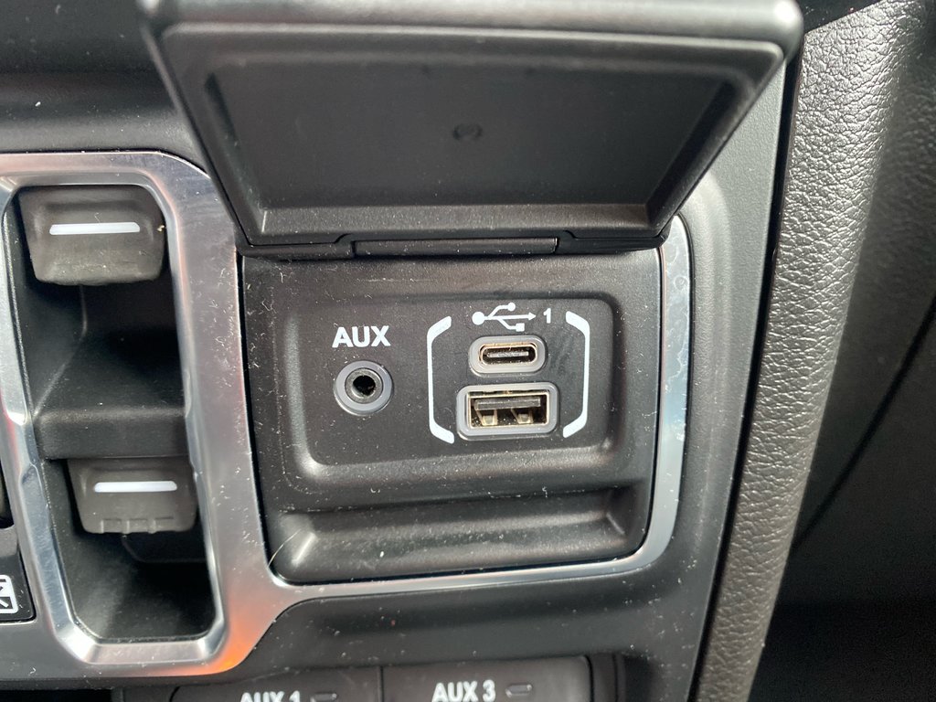 2019  Wrangler Unlimited SPORT in Sussex, New Brunswick - 25 - w1024h768px
