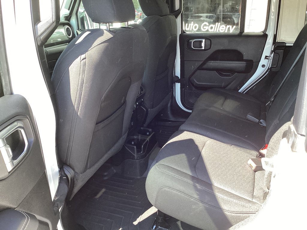 Jeep WRANGLER SAHARA 2023 à Saint John, Nouveau-Brunswick - 9 - w1024h768px