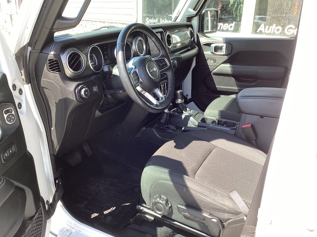 Jeep WRANGLER SAHARA 2023 à Saint John, Nouveau-Brunswick - 7 - w1024h768px