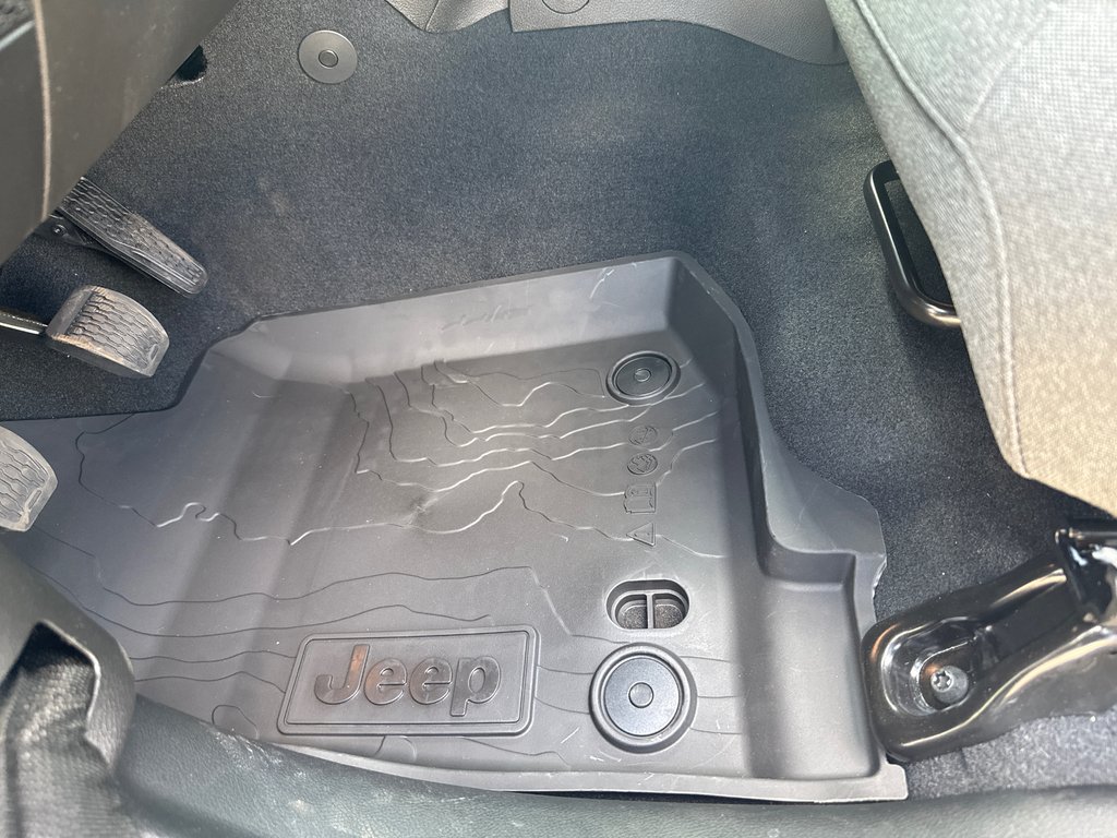 2026 Jeep Wrangler SPORT S in Sussex, New Brunswick - 13 - w1024h768px