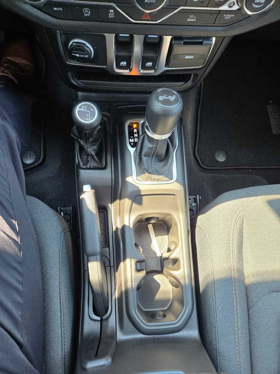 Jeep Wrangler SPORT S 2026 à Saint John, Nouveau-Brunswick - 6 - w1024h768px
