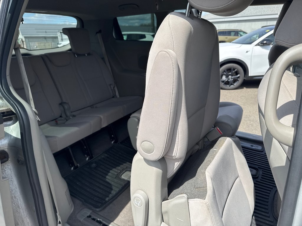 2019 Kia Sedona LX in Sussex, New Brunswick - 26 - w1024h768px