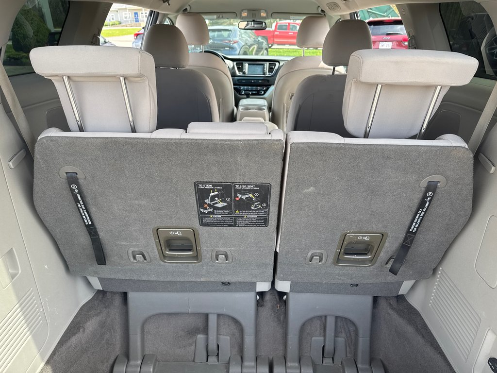 2019 Kia Sedona LX in Sussex, New Brunswick - 28 - w1024h768px