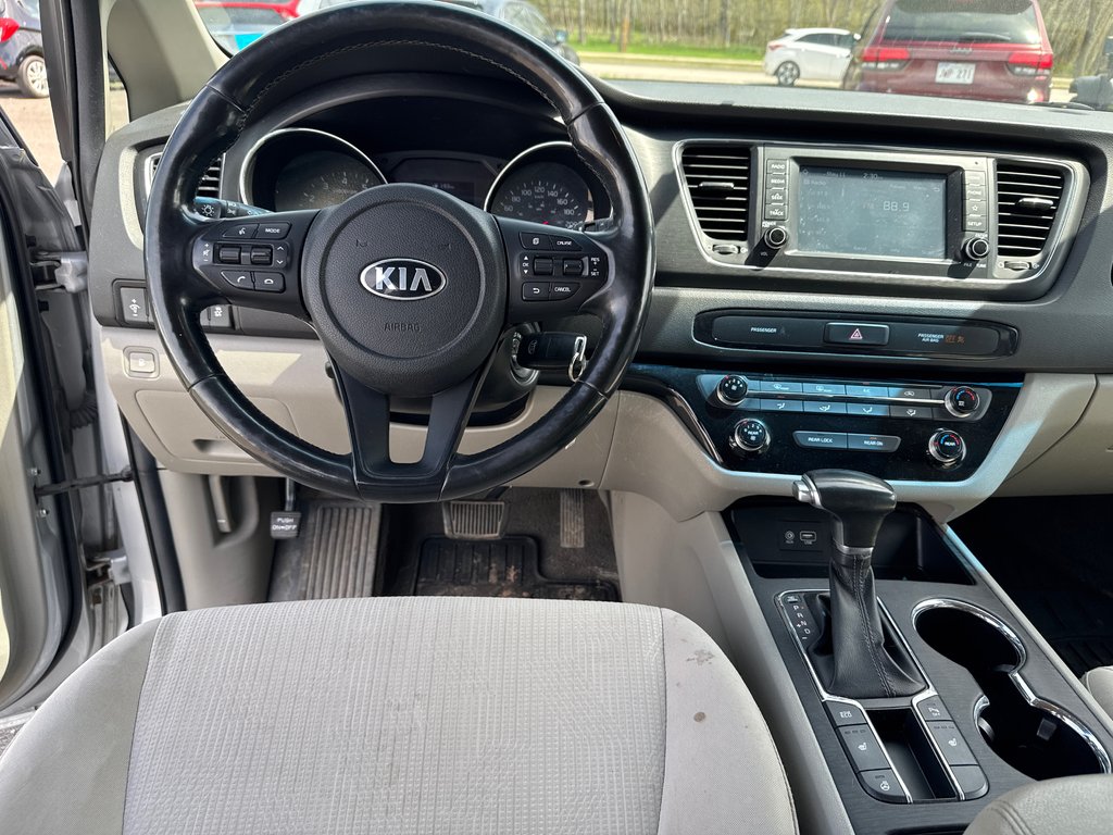 2019 Kia Sedona LX in Sussex, New Brunswick - 14 - w1024h768px