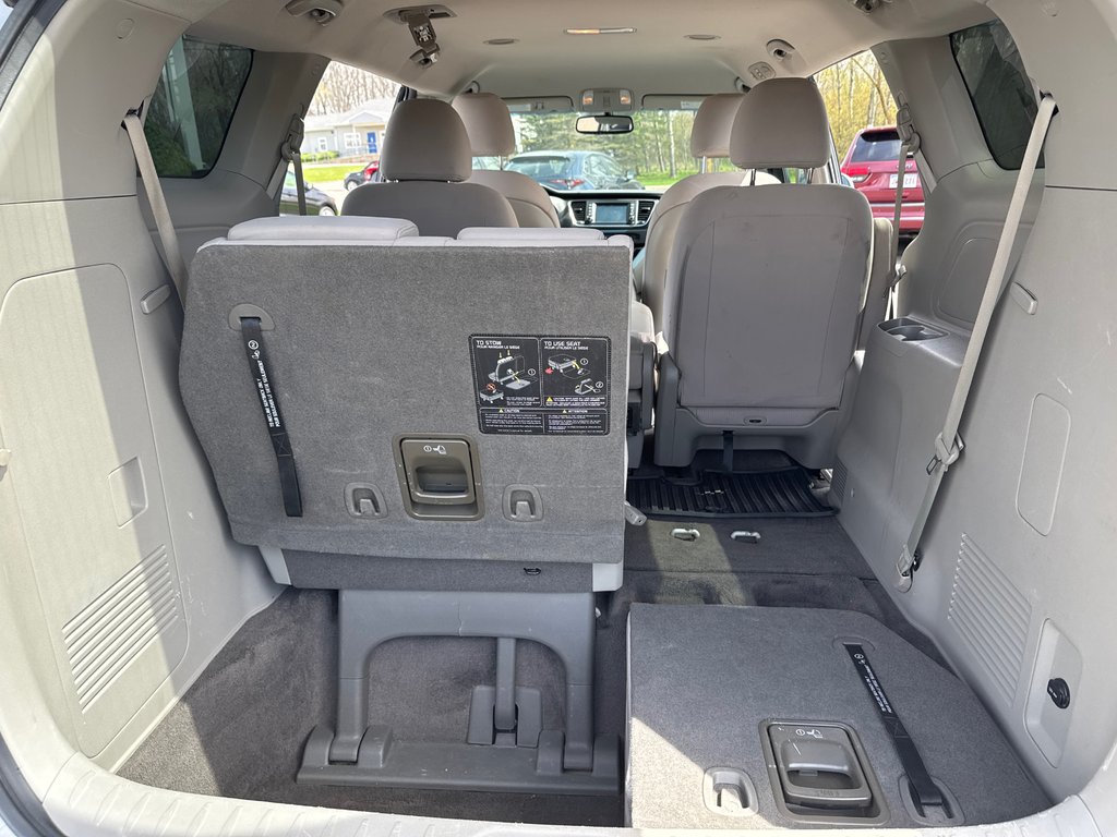 2019 Kia Sedona LX in Sussex, New Brunswick - 30 - w1024h768px