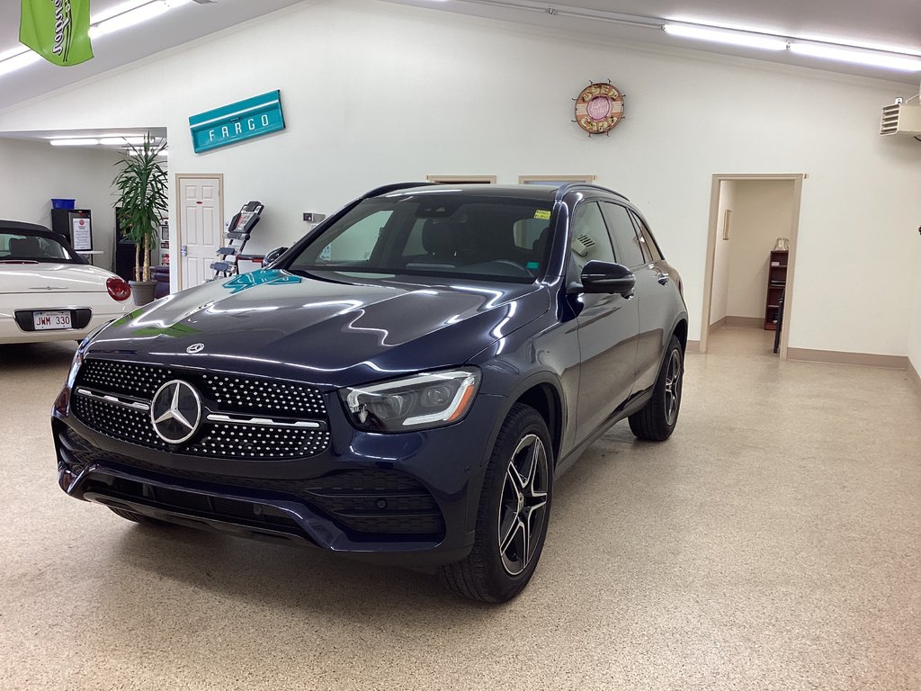 2022 Mercedes-Benz GLC 300 in Saint John, New Brunswick - 3 - w1024h768px