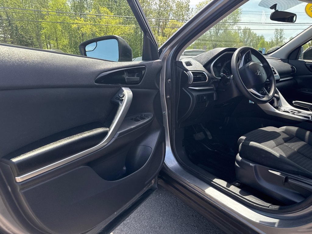 2020 Mitsubishi ECLIPSE CROSS LE in Sussex, New Brunswick - 13 - w1024h768px
