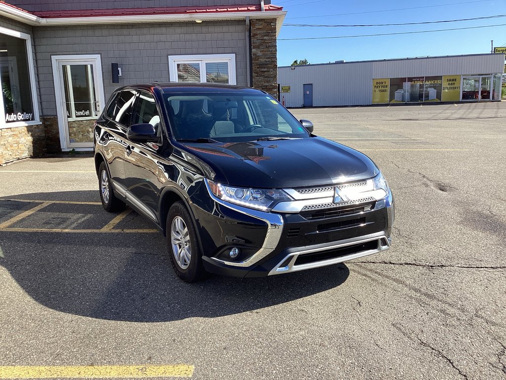2020 Mitsubishi OUTLANDER ES in Saint John, New Brunswick - 2 - w1024h768px