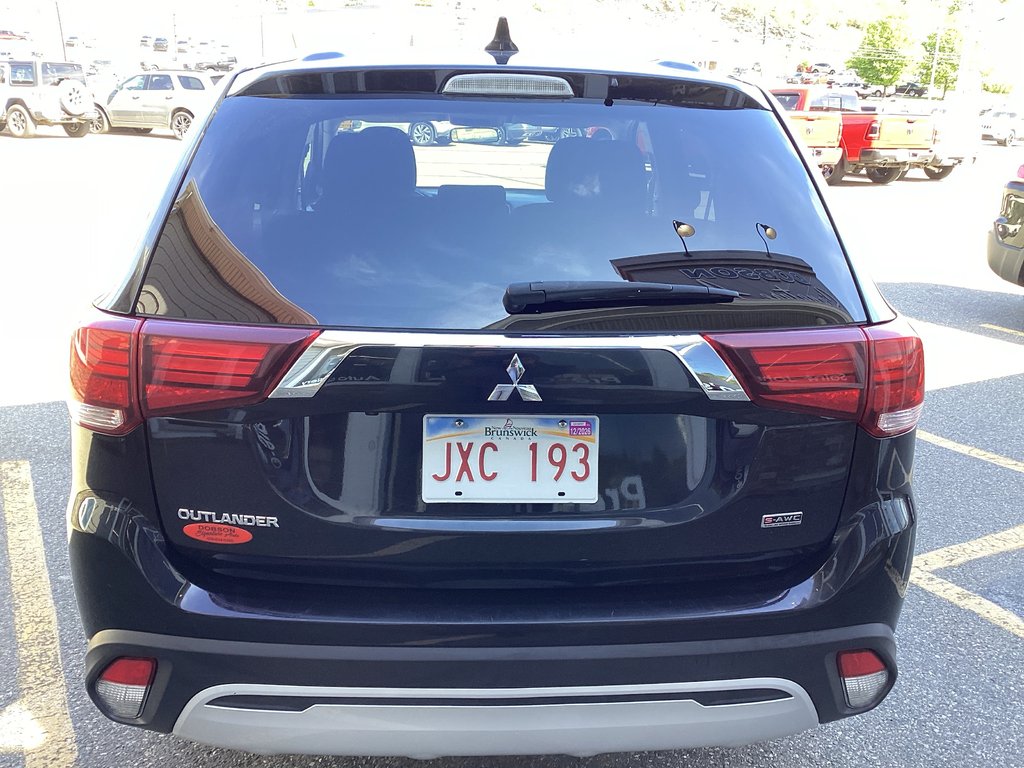 2020 Mitsubishi OUTLANDER ES in Saint John, New Brunswick - 5 - w1024h768px