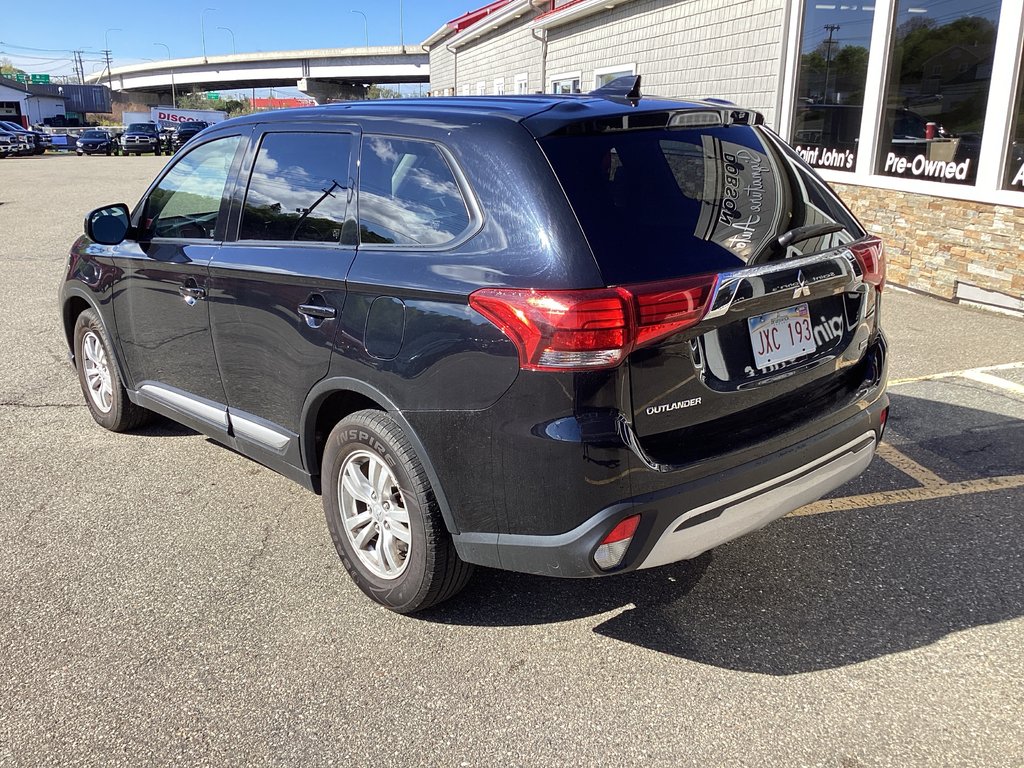 2020 Mitsubishi OUTLANDER ES in Saint John, New Brunswick - 3 - w1024h768px