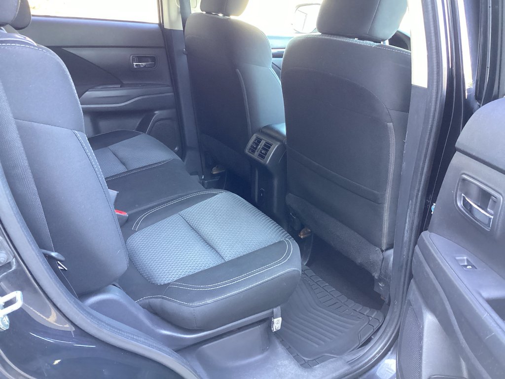 2020 Mitsubishi OUTLANDER ES in Saint John, New Brunswick - 13 - w1024h768px