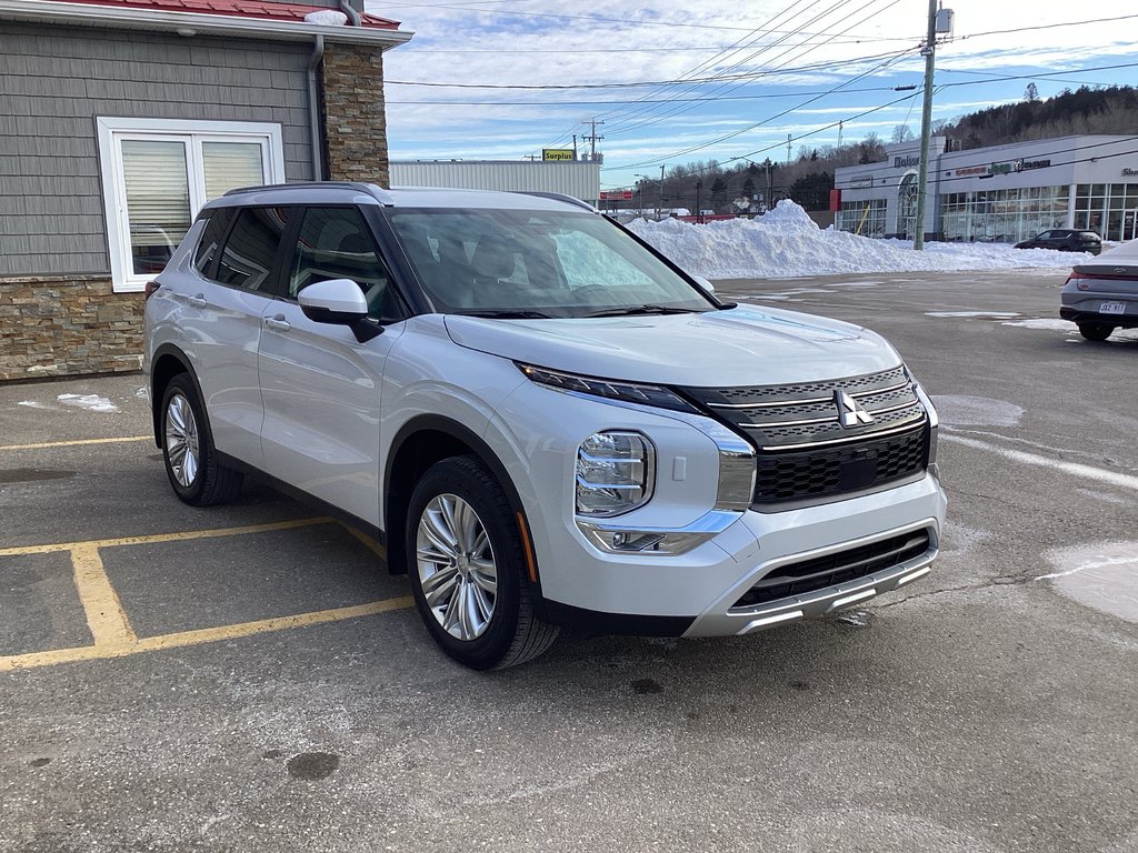 Mitsubishi OUTLANDER SE 2024 à Saint John, Nouveau-Brunswick - 1 - w1024h768px