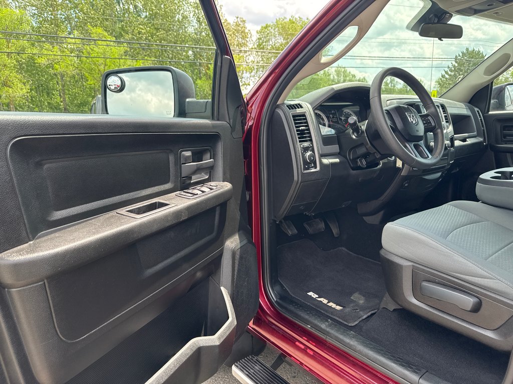 2019 Ram 1500 Classic STX in Sussex, New Brunswick - 12 - w1024h768px