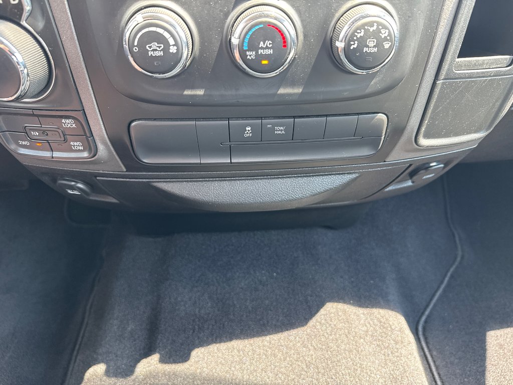 2019 Ram 1500 Classic STX in Sussex, New Brunswick - 27 - w1024h768px