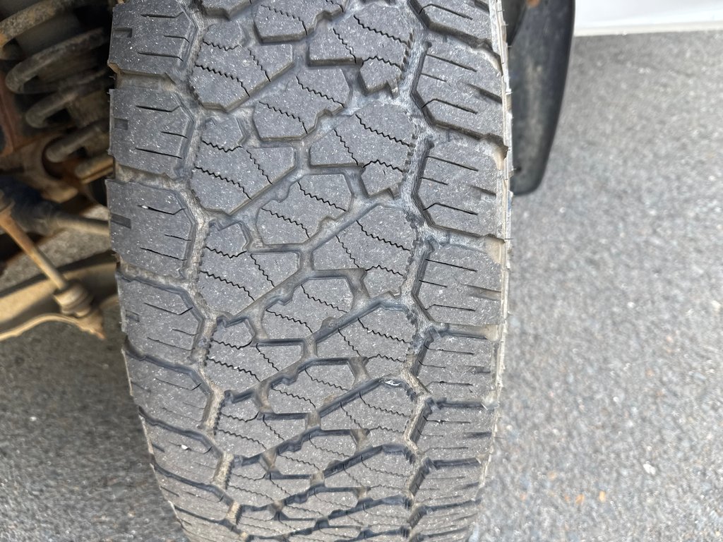 2019 Ram 1500 Classic SLT in Sussex, New Brunswick - 13 - w1024h768px