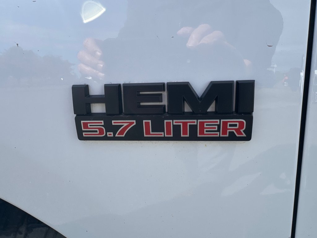 2019 Ram 1500 Classic SLT in Sussex, New Brunswick - 15 - w1024h768px