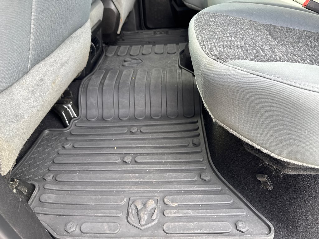 2019 Ram 1500 Classic SLT in Sussex, New Brunswick - 35 - w1024h768px