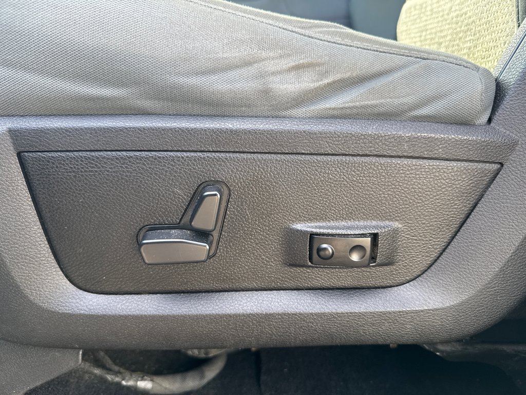 2019 Ram 1500 Classic SLT in Sussex, New Brunswick - 18 - w1024h768px