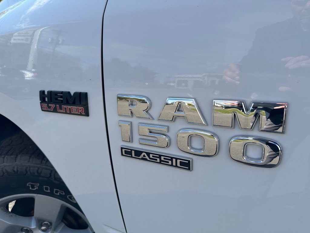 2019 Ram 1500 Classic SLT in Sussex, New Brunswick - 14 - w1024h768px