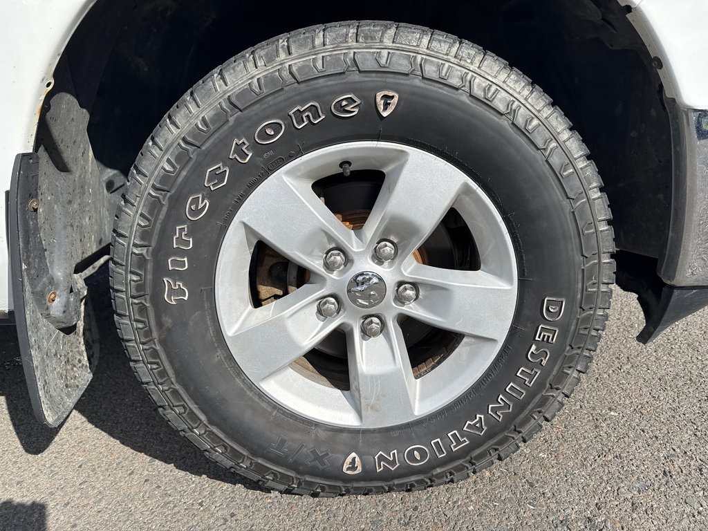 2019 Ram 1500 Classic SLT in Sussex, New Brunswick - 12 - w1024h768px