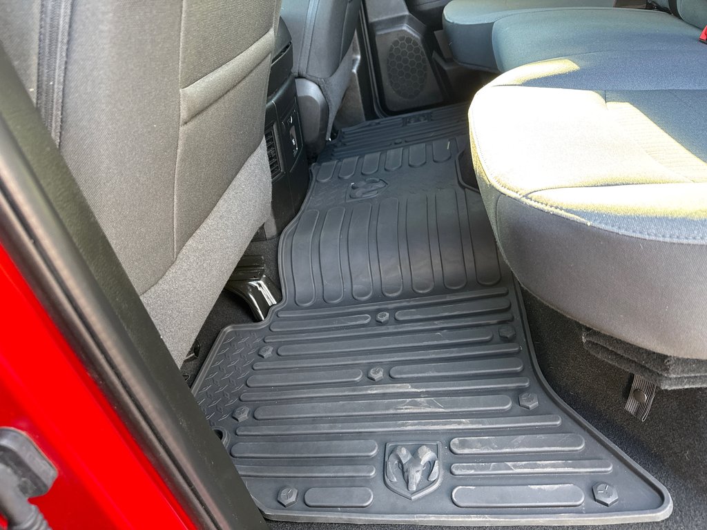 2021 Ram 1500 Classic Express in Sussex, New Brunswick - 40 - w1024h768px