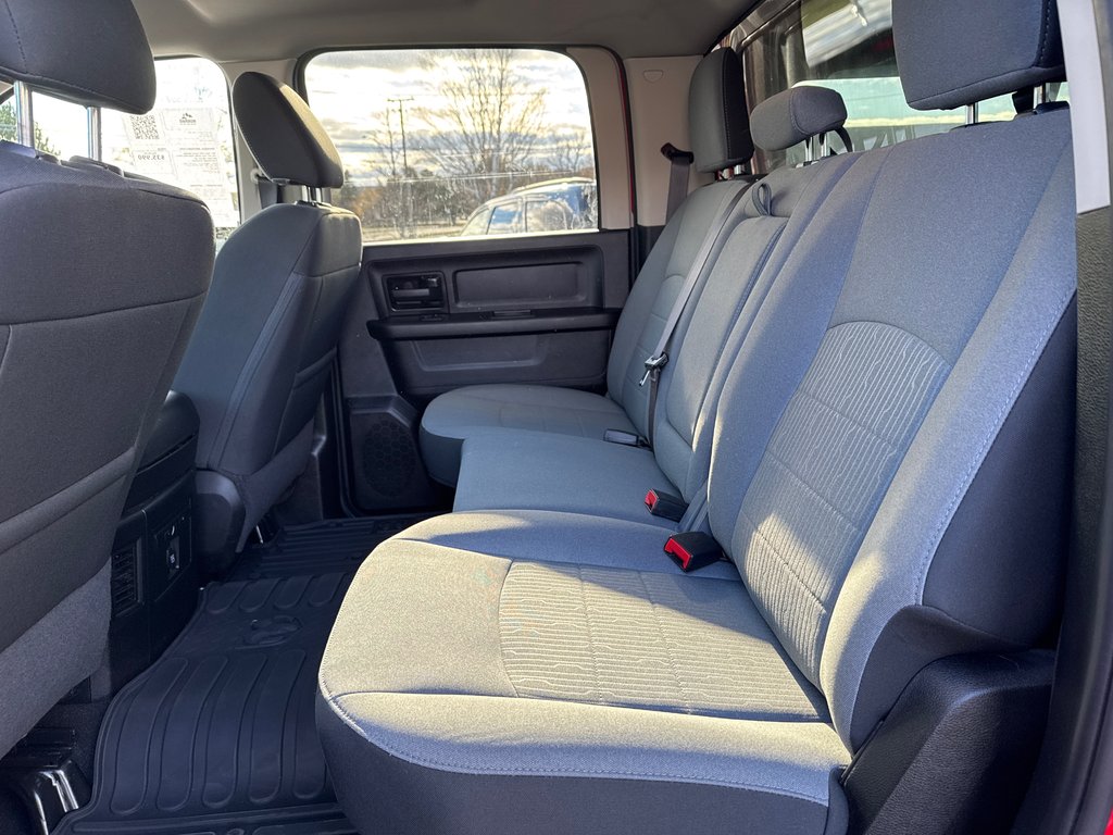 2021 Ram 1500 Classic Express in Sussex, New Brunswick - 38 - w1024h768px