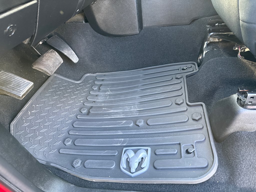 2021 Ram 1500 Classic Express in Sussex, New Brunswick - 19 - w1024h768px