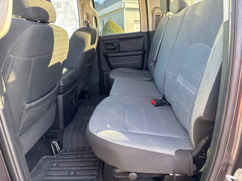 Ram 1500 Classic Express 2023 à Sussex, Nouveau-Brunswick - 33 - w1024h768px