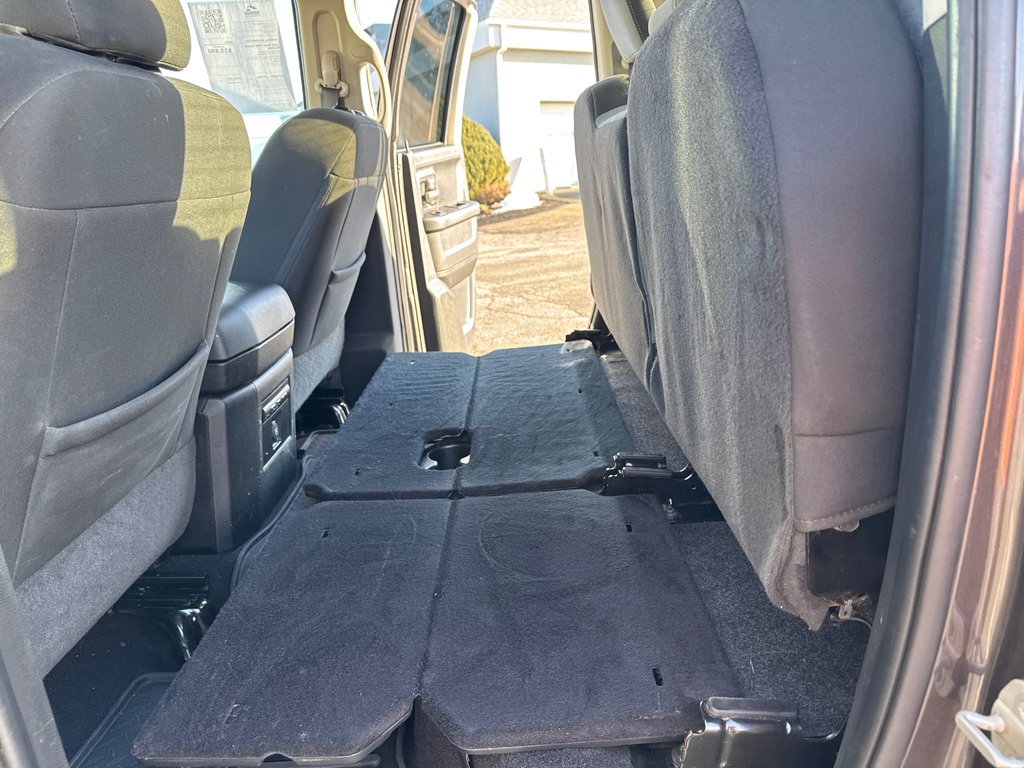 Ram 1500 Classic Express 2023 à Sussex, Nouveau-Brunswick - 36 - w1024h768px