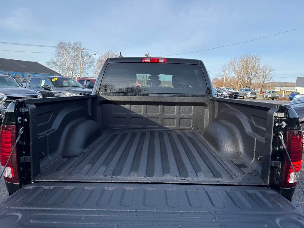 2024 Ram 1500 Classic WARLOCK in Sussex, New Brunswick - 6 - w1024h768px