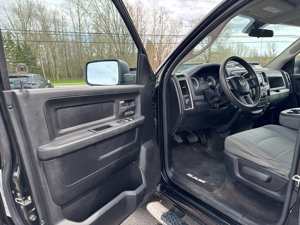 2015 Ram 1500 CLASSIC ST in Sussex, New Brunswick - 13 - w1024h768px