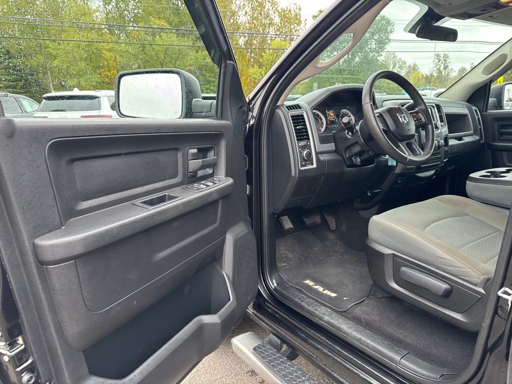 2017 Ram 1500 STX in Sussex, New Brunswick - 13 - w1024h768px
