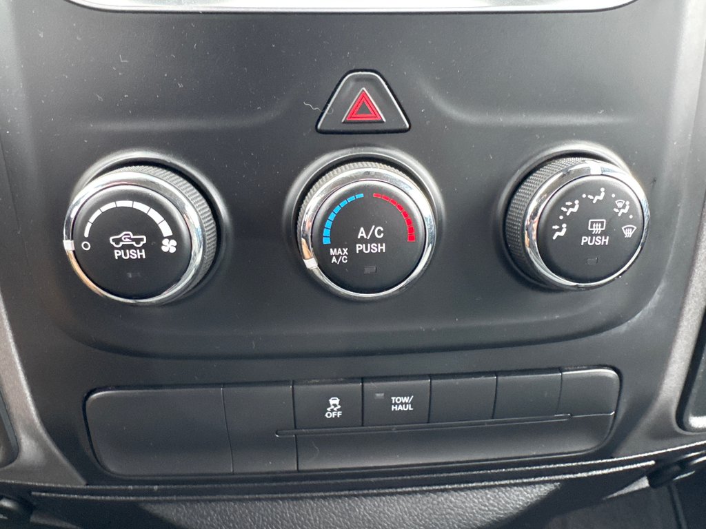 2017 Ram 1500 STX in Sussex, New Brunswick - 24 - w1024h768px