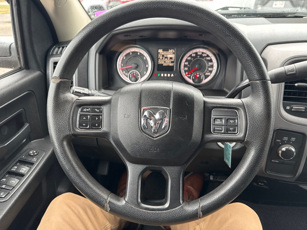 2017 Ram 1500 STX in Sussex, New Brunswick - 17 - w1024h768px